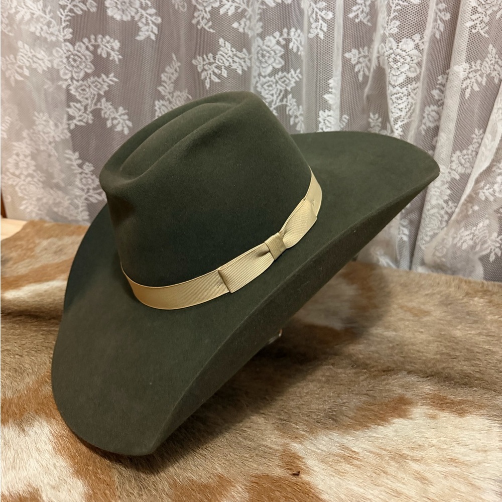 Elegant Olive Hat with Tan Band